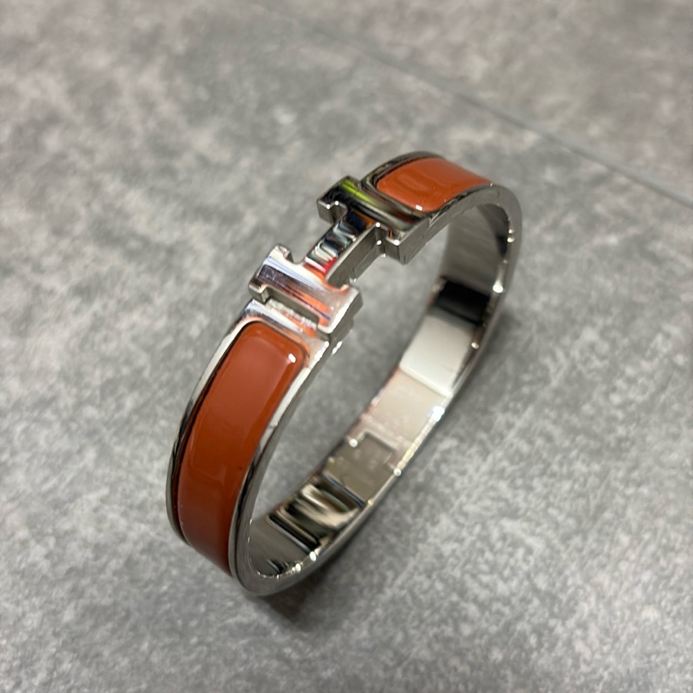 Authentic Hermes Clic H Enamel Bracelet GM (Box and pouch included)